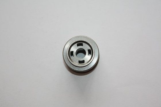 鉄は粉末や金の部品、Fe - C -をCUによって焼結させた衝撃吸収材ピストン基づかせていた